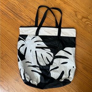 Aloha Collection zippered tote bag